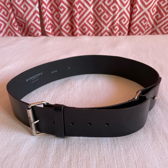 Burberry Black Leather Belt, Thick, size O/S